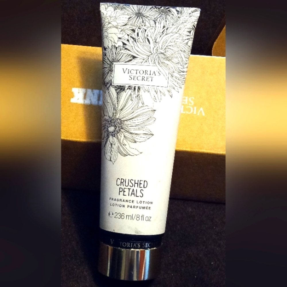 Victoria Secret Crushed Petals lotion